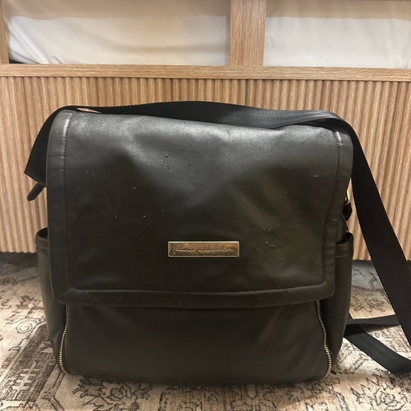 Petunia pickle bottom diaper bag - Picture 1 of 10